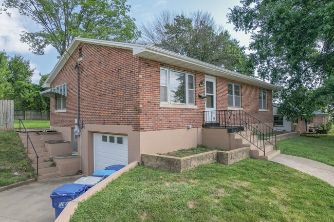 Building Photo - 1706 Stadium Blvd
