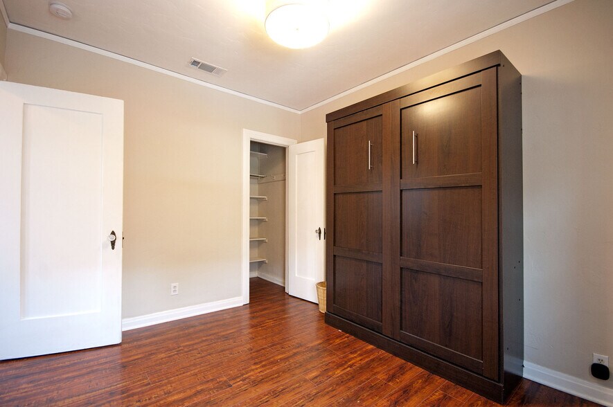 Building Photo - 4032 Garden Ave