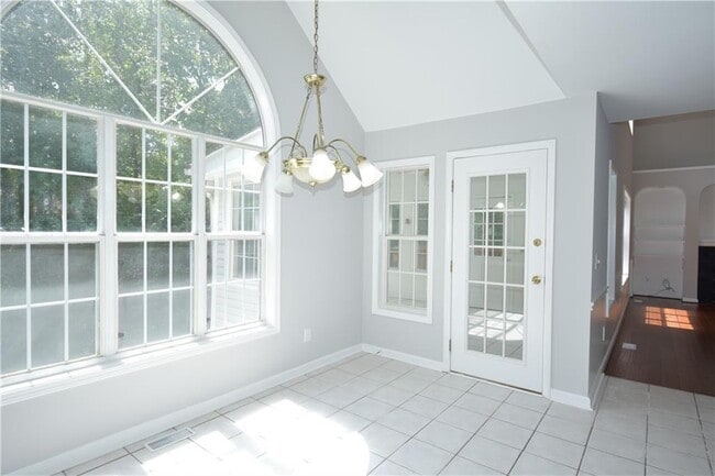 Building Photo - 2030 Hunters Trail Dr