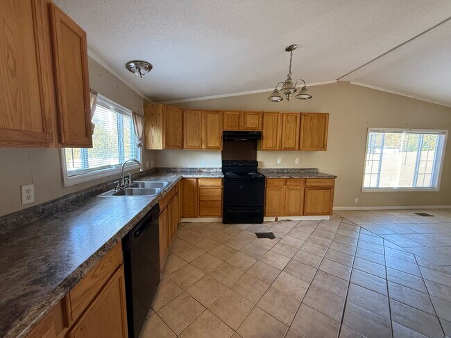 Building Photo - 1033 Union Hill Church Rd