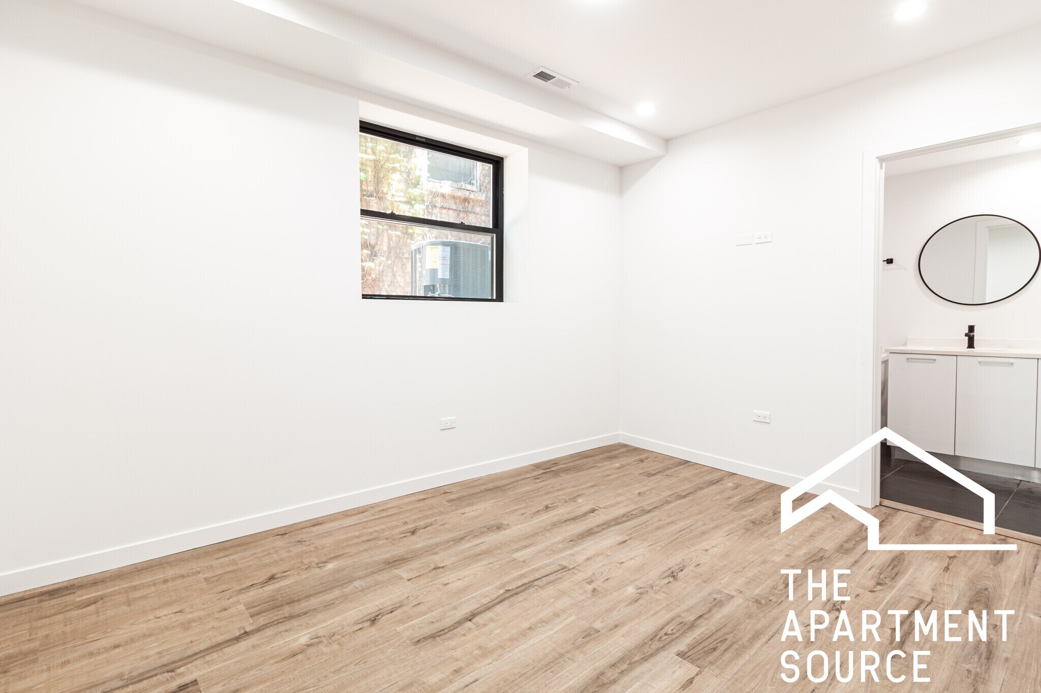 Building Photo - 1428 W Jonquil Ter