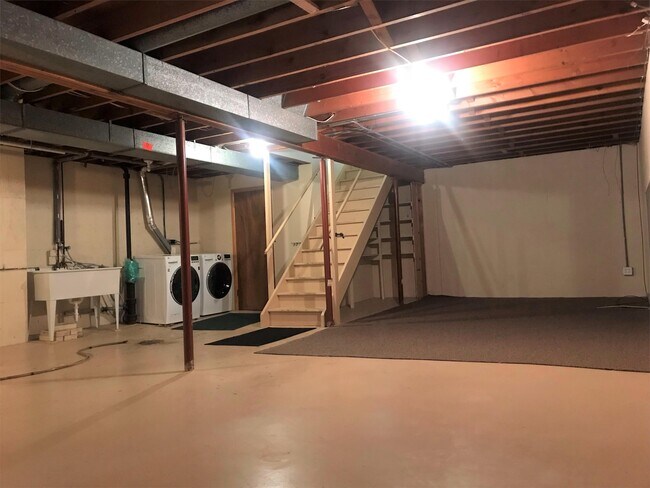 Building Photo - 5806 Tolman Terrace