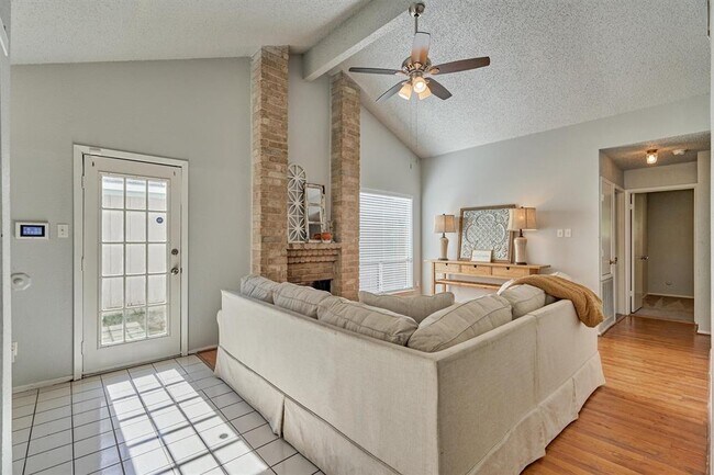 Building Photo - 23419 Summer Pine Dr