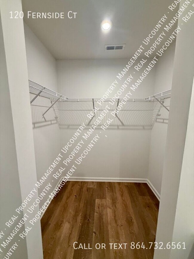 Building Photo - 120 Fernside Ct