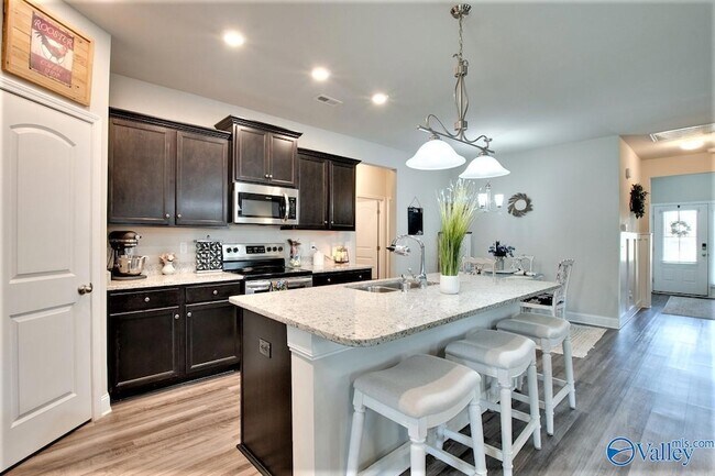 Building Photo - 155 Grey Fawn Trail