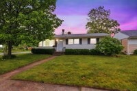 Building Photo - 105 Indianwood Dr