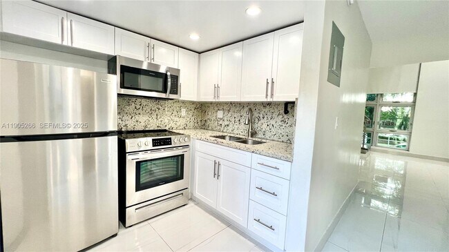 Building Photo - 234 Antiquera Ave