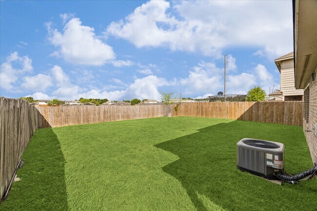 Building Photo - 19811 Shores Edge Dr