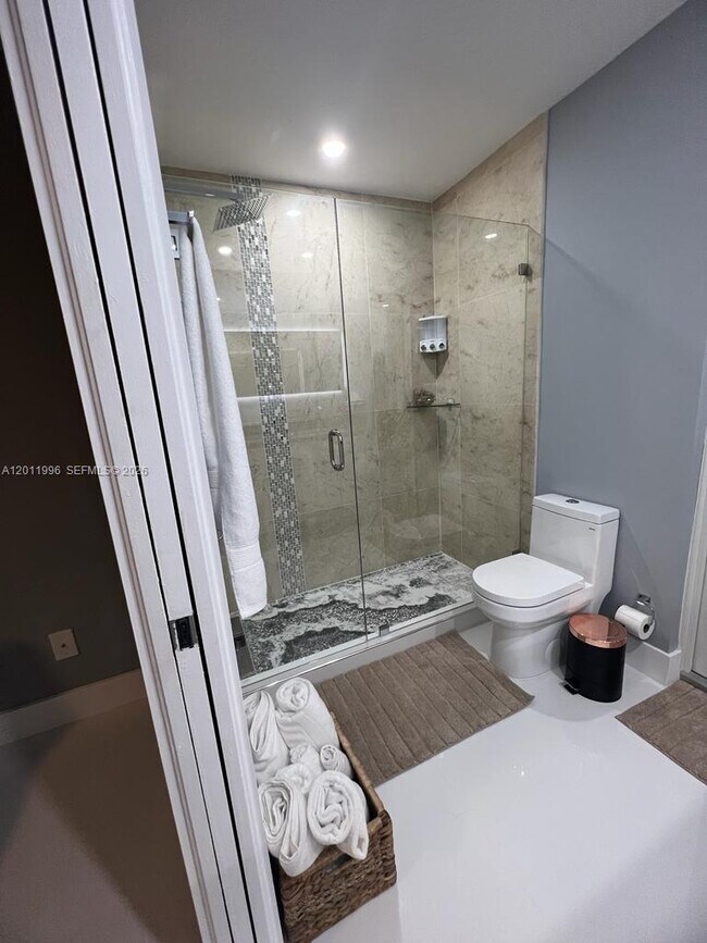 Building Photo - 16341 SW 145th Ct