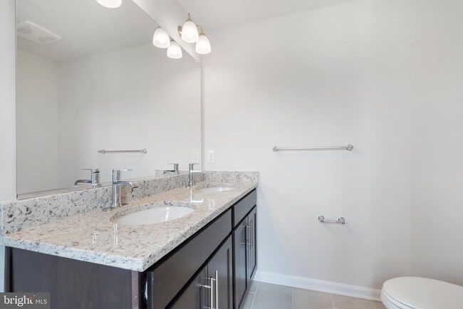 Building Photo - 463 Tiller St