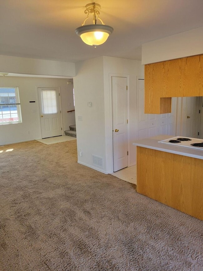 Building Photo - 3305 Laredo Dr