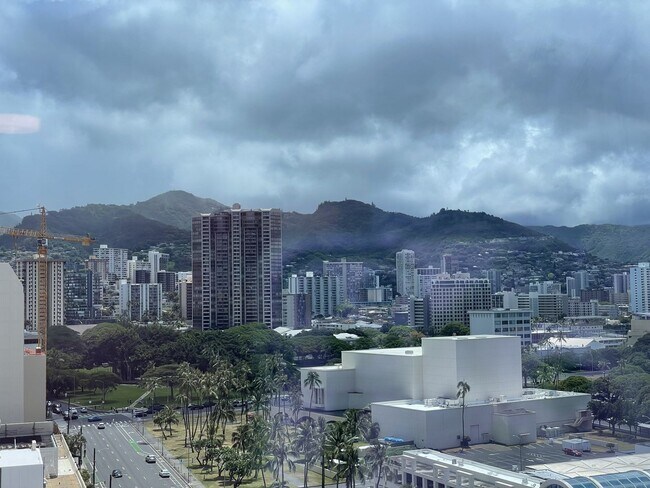 Building Photo - Symphony 1603