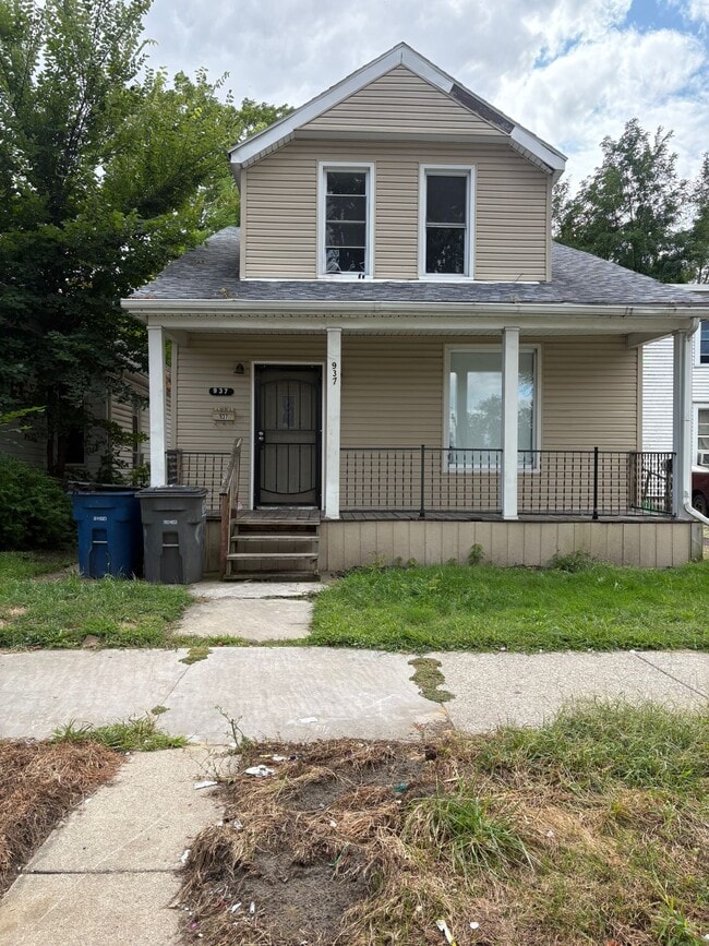 Primary Photo - 937 Prouty Ave