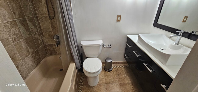 Building Photo - 252 Jefferson Ave