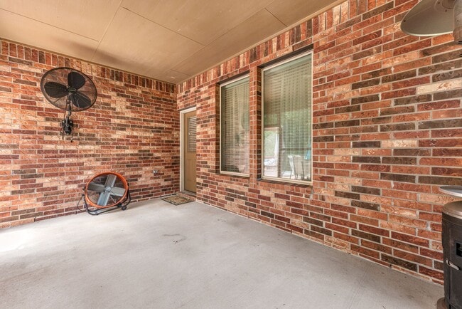 Building Photo - 288 Dawn Brook Ln