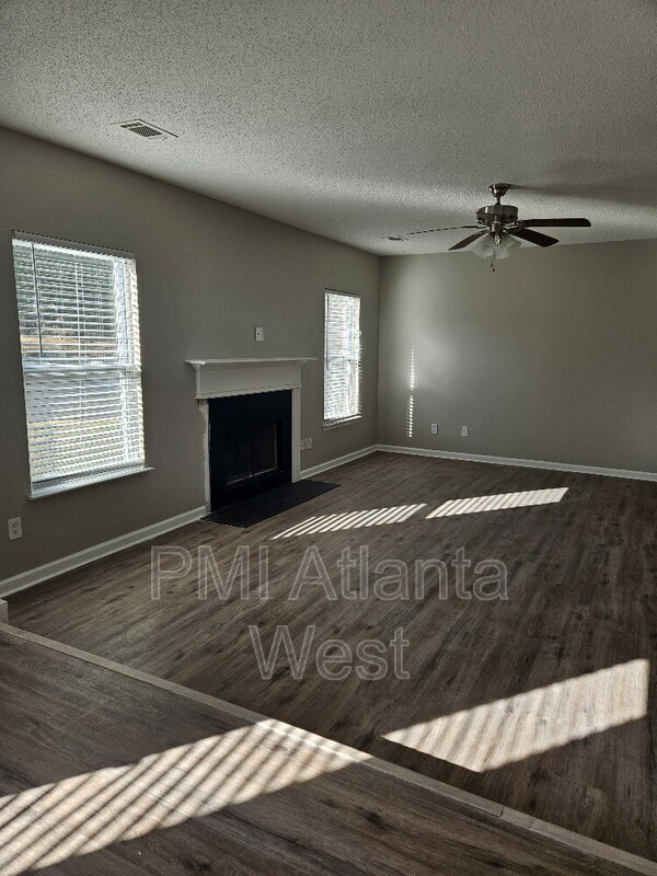 Building Photo - 1013 Odelle Cir