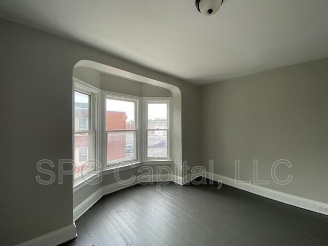 Building Photo - 116 Neater St