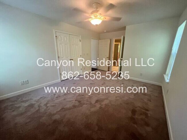 Building Photo - 1393 Lighthouse Ln