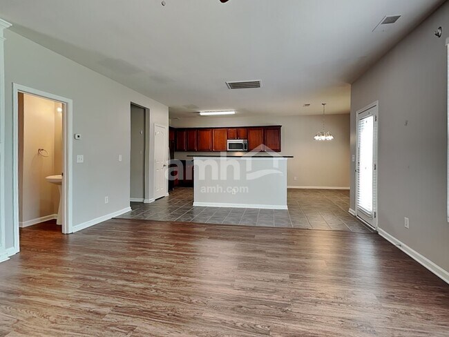 Building Photo - 4003 Saphire Ln