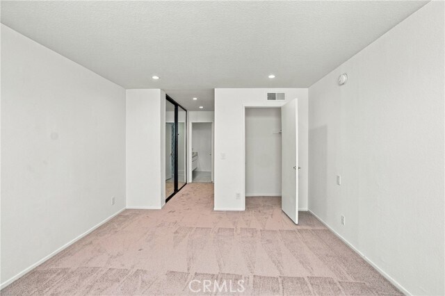Building Photo - 14115 Moorpark St