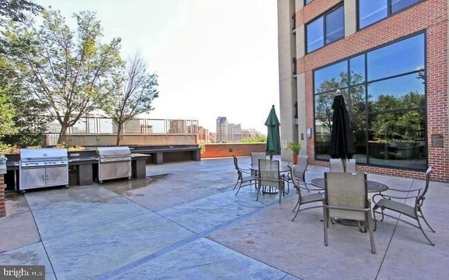 Building Photo - 2451 Midtown Ave