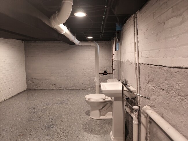 Building Photo - 401 Cleveland Ave