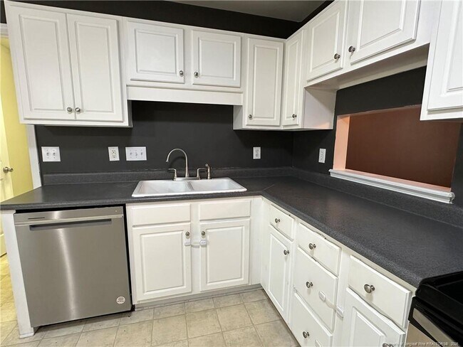 Building Photo - 3679 Pioneer Dr