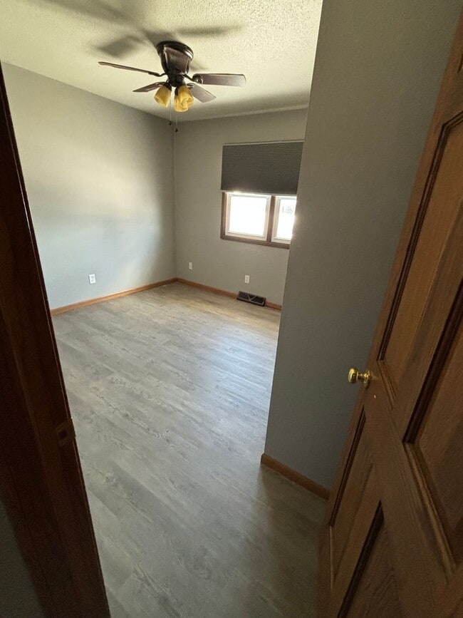 Building Photo - 3 Bedroom Home w/ Garage in Marion, IA