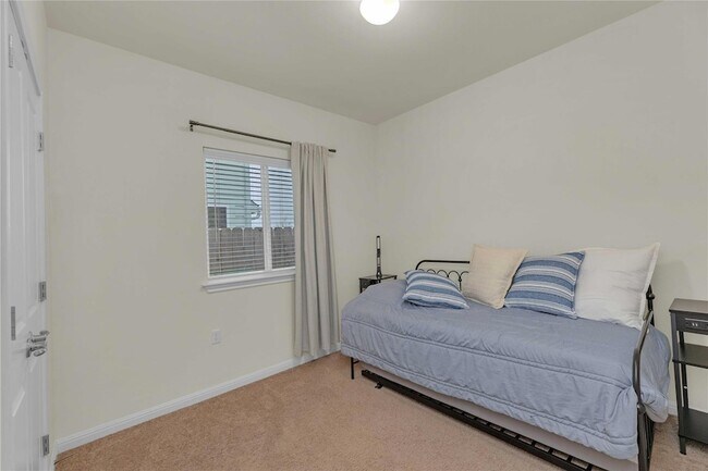 Building Photo - 16900 Adoro Dr