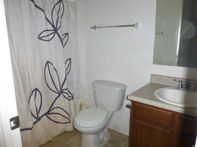 Building Photo - 3210 Fleming Dr