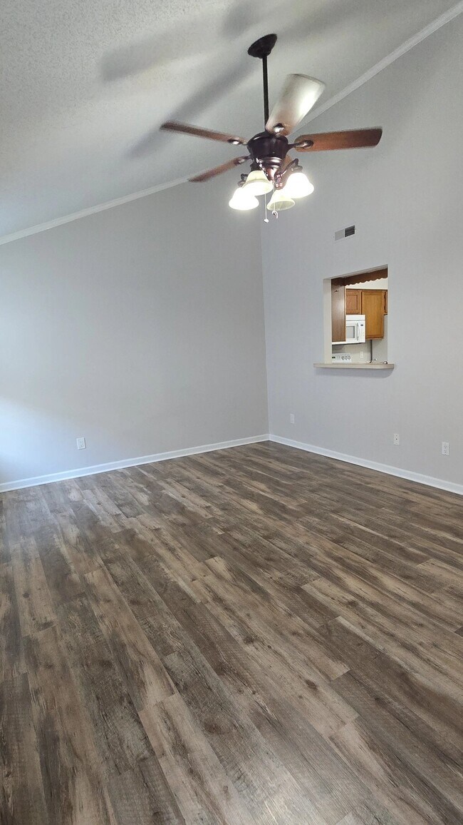 Building Photo - 7908 Eldin Way