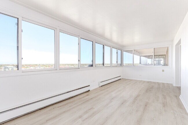 Building Photo - 3131 E Alameda Ave