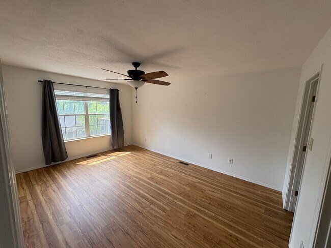 Building Photo - The Colonies 2BR+Office, 1Car Garage – West Knoxville