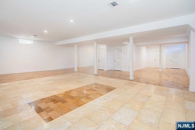 Building Photo - 223 Hillcrest Dr