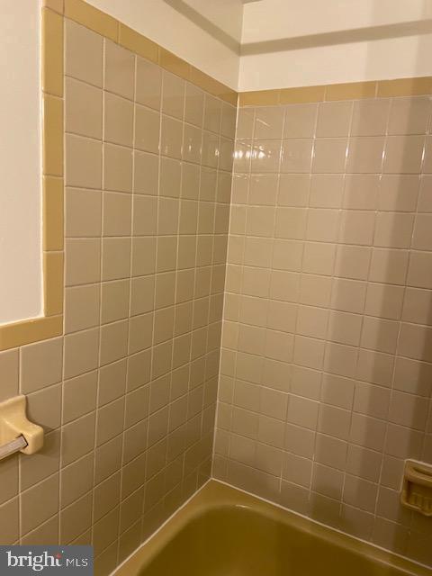 Building Photo - 612 COUNTRY