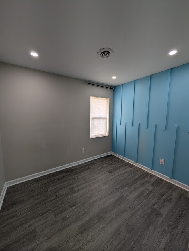 Building Photo - 120 Jenness Ln