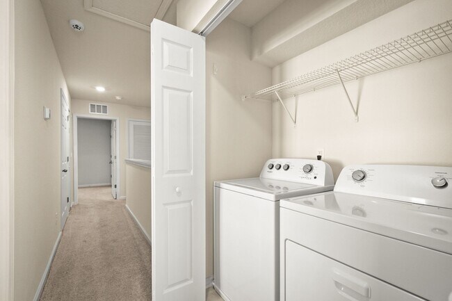 Building Photo - Charming 3-Bedroom Townhome for Rent in Wh...