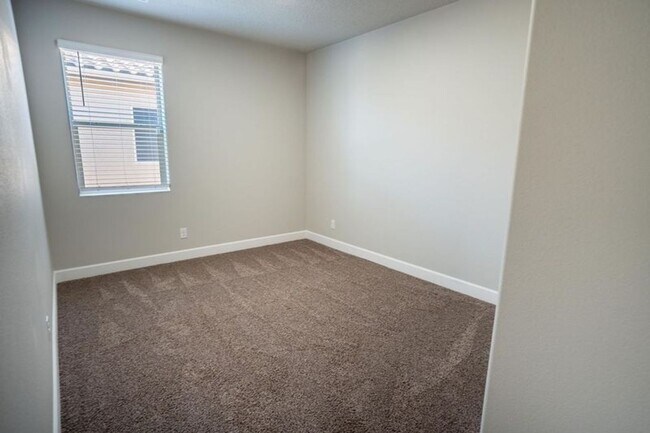 Building Photo - 6205 Redroot St NW