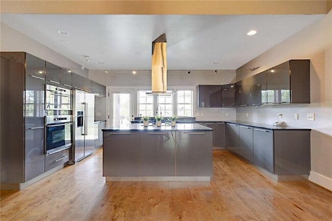 Building Photo - 2583 Mimms Ln