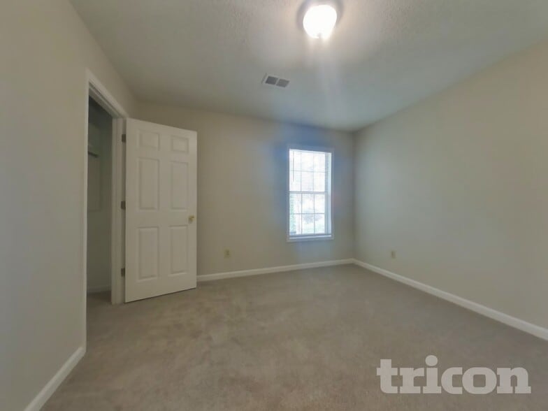 Building Photo - 2398 June Springs Dr SW