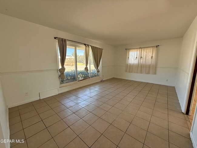 Building Photo - 2900 Polk Ave