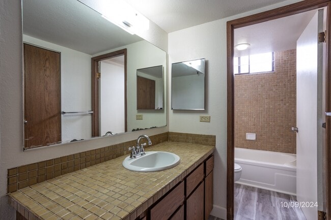 Building Photo - 351-351 Koauka Loop