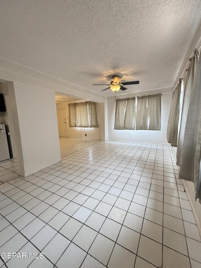 Building Photo - 10349 Shoshone St