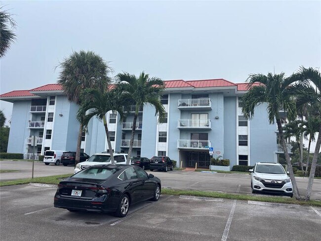 Building Photo - 505 S Pine Island Rd