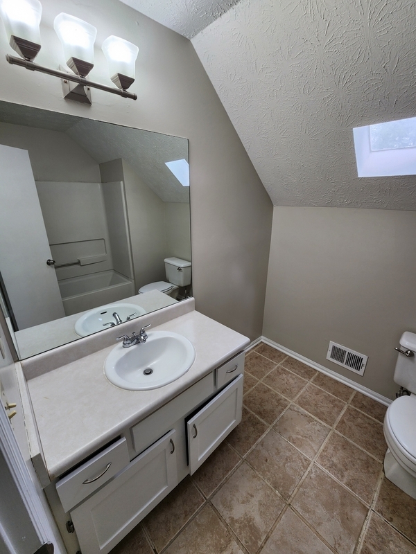 Building Photo - 5324 Coventry Ct