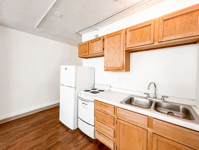 Building Photo - 3252 Girard Ave S