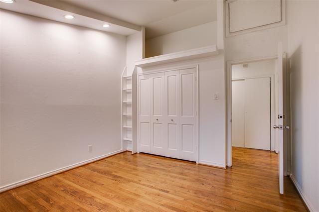 Building Photo - 5815 Walnut Hill Ln