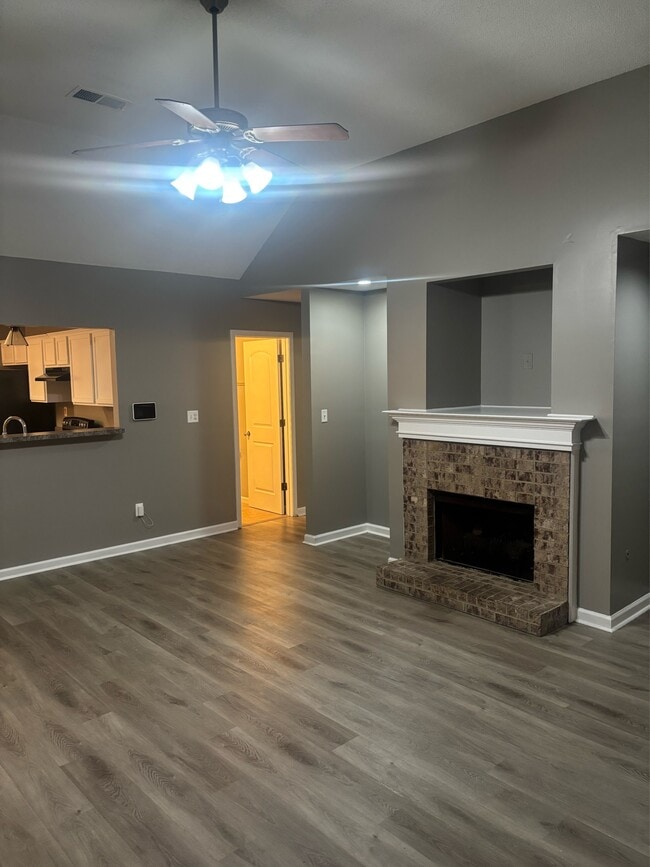 Building Photo - 1117 E Cortona Cir