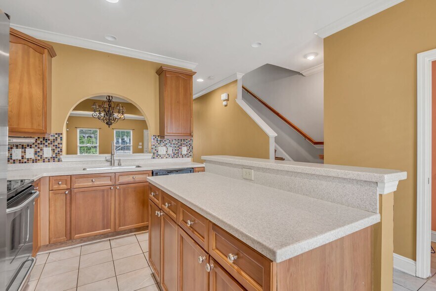 Building Photo - 4316 Summercrest Blvd