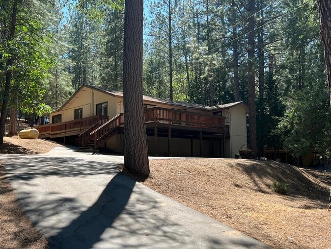 Building Photo - 13254 Wells Fargo Dr